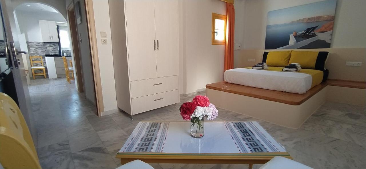 Chariot Apartments Santorini Kamári Rom bilde